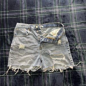 PACSUN Light wash denim Dad Jean shorts with frayed hem.Size 27.